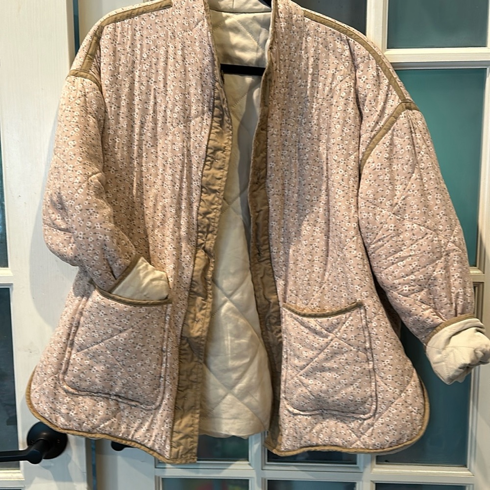 Quilted jacket, quilted top, blank nyc, neutral jacket, trimmed, reversible